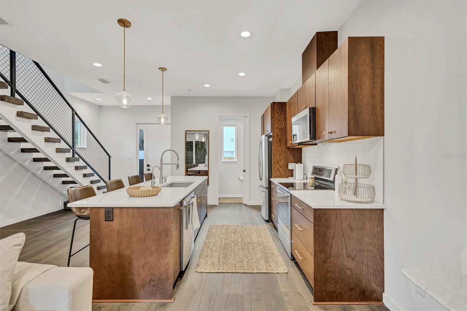 349 7TH STREET S, St Petersburg, FL 33701