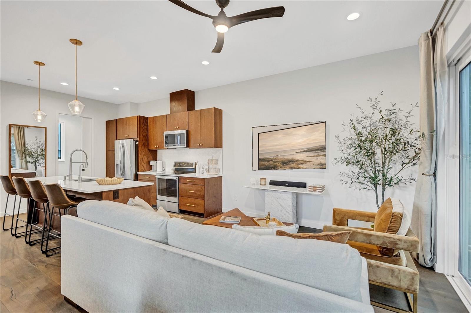 349 7TH STREET S, St Petersburg, FL 33701