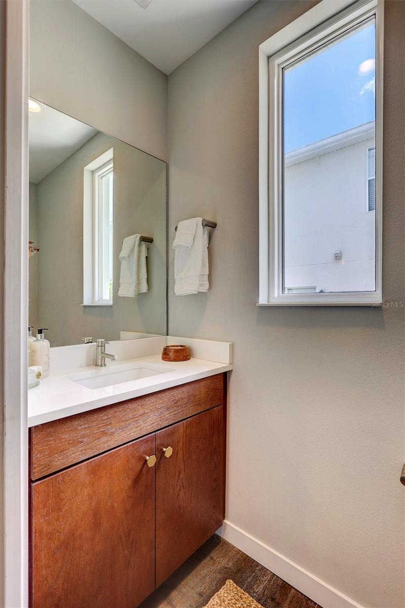349 7TH STREET S, St Petersburg, FL 33701