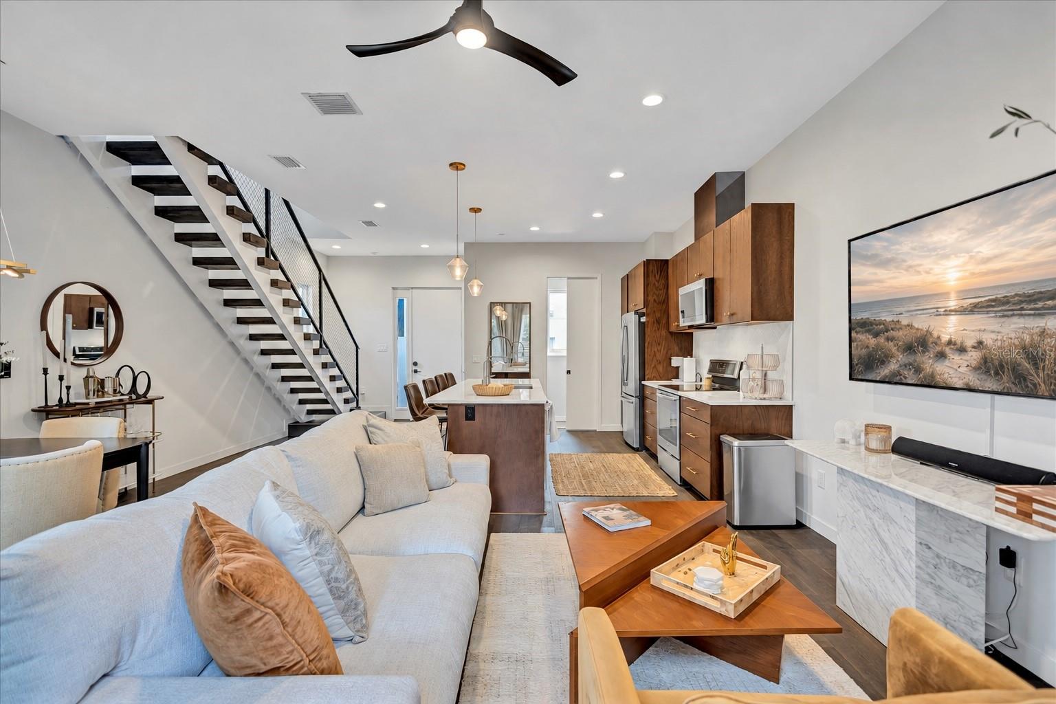 349 7TH STREET S, St Petersburg, FL 33701