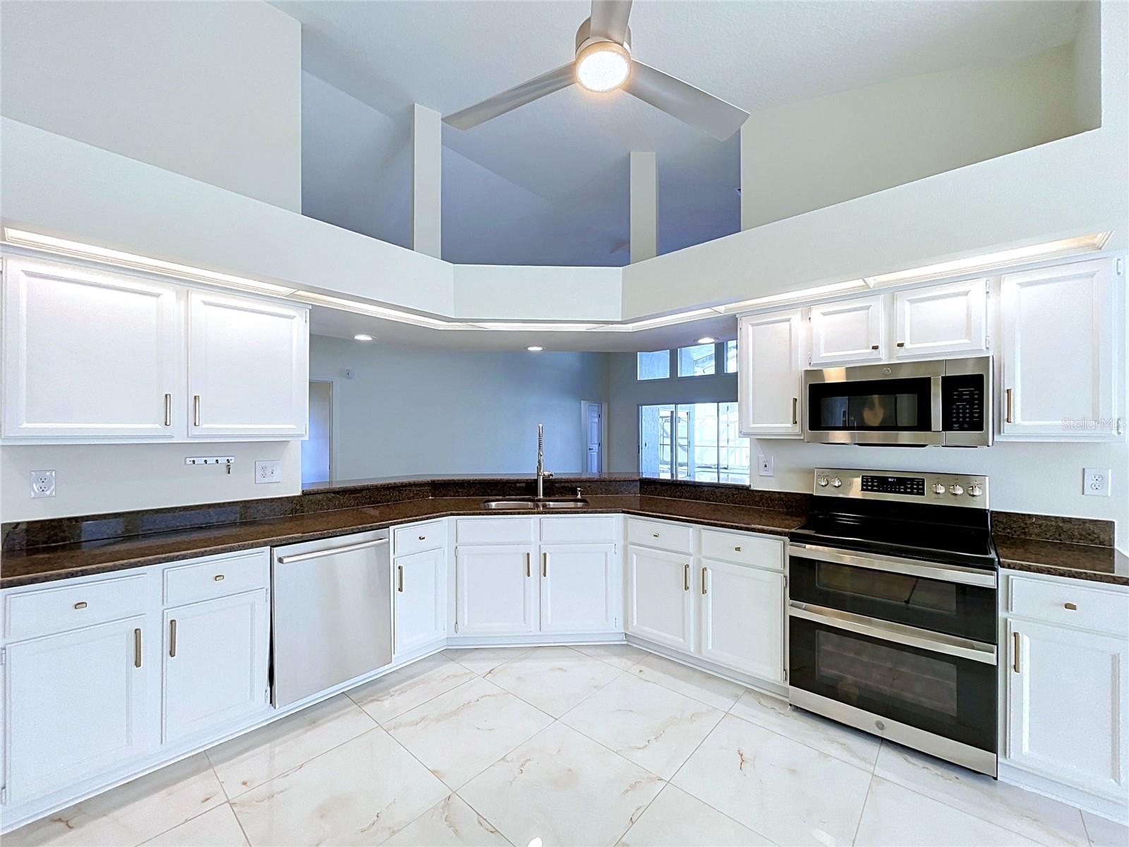 17505 WOODTHRUSH PLACE, Tampa, FL 33647