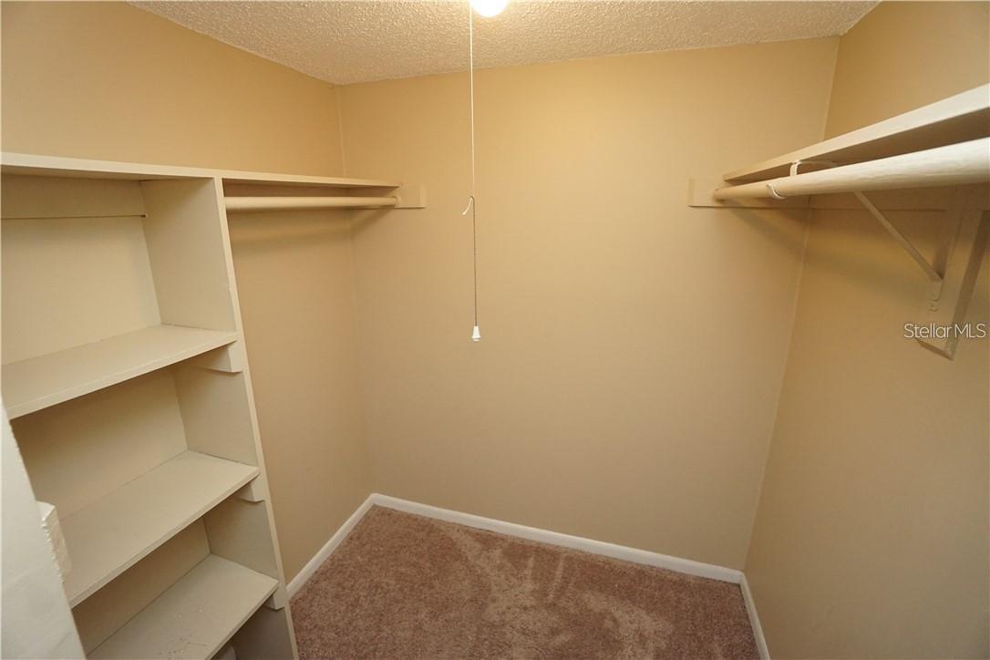 Walk-In Closets Walk-In Closets