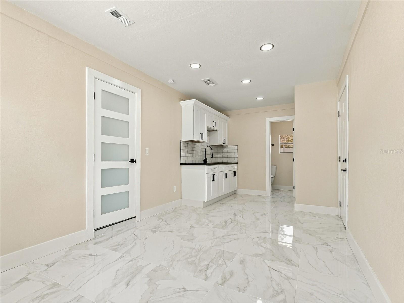 1507 W PERDIZ STREET, Tampa, FL 33612