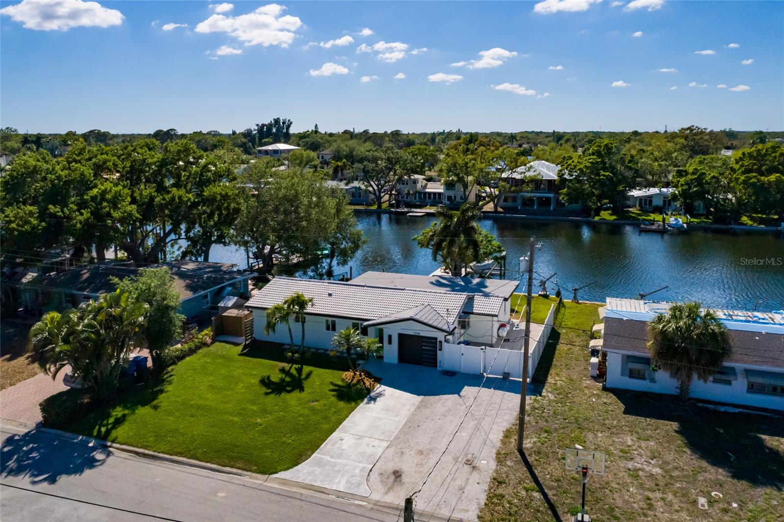 9298 SUN ISLE DRIVE NE, St Petersburg, FL 33702