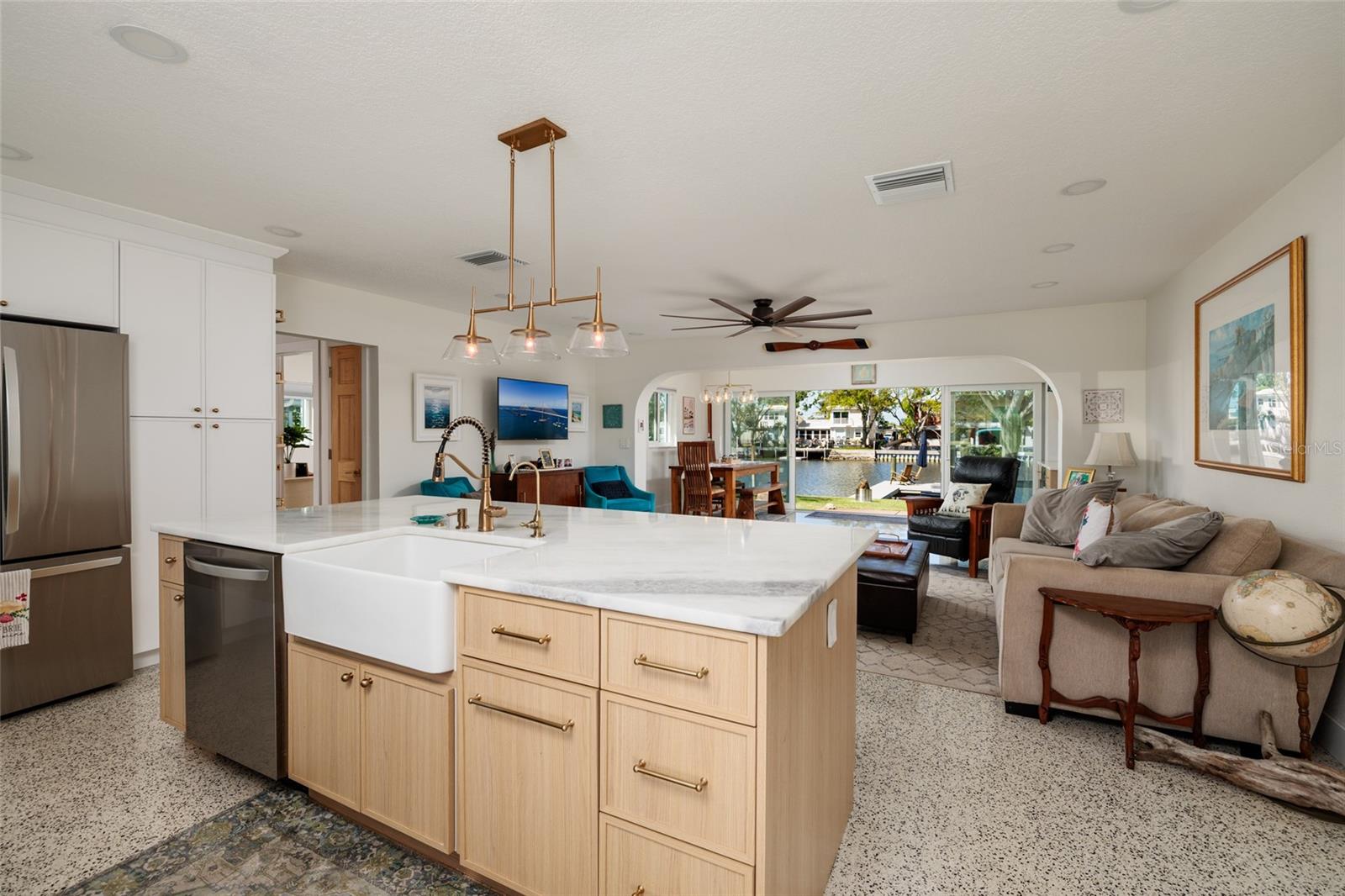 9298 SUN ISLE DRIVE NE, St Petersburg, FL 33702 9298 SUN ISLE DRIVE NE, St Petersburg, FL 33702