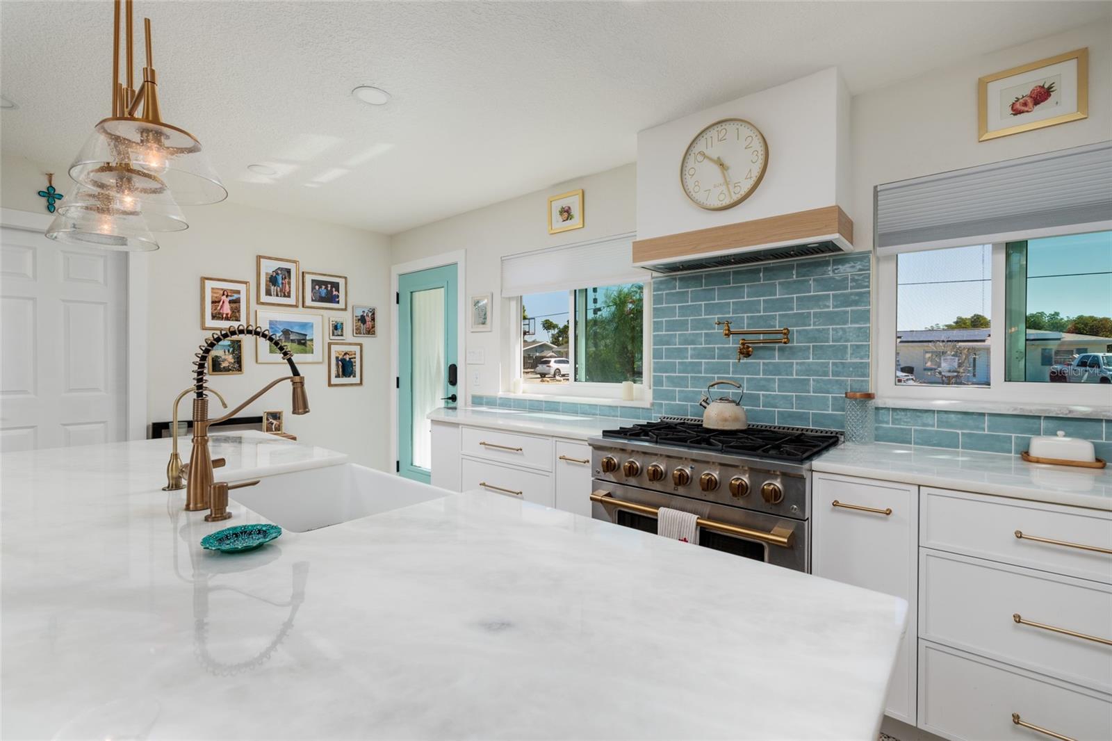 9298 SUN ISLE DRIVE NE, St Petersburg, FL 33702 9298 SUN ISLE DRIVE NE, St Petersburg, FL 33702