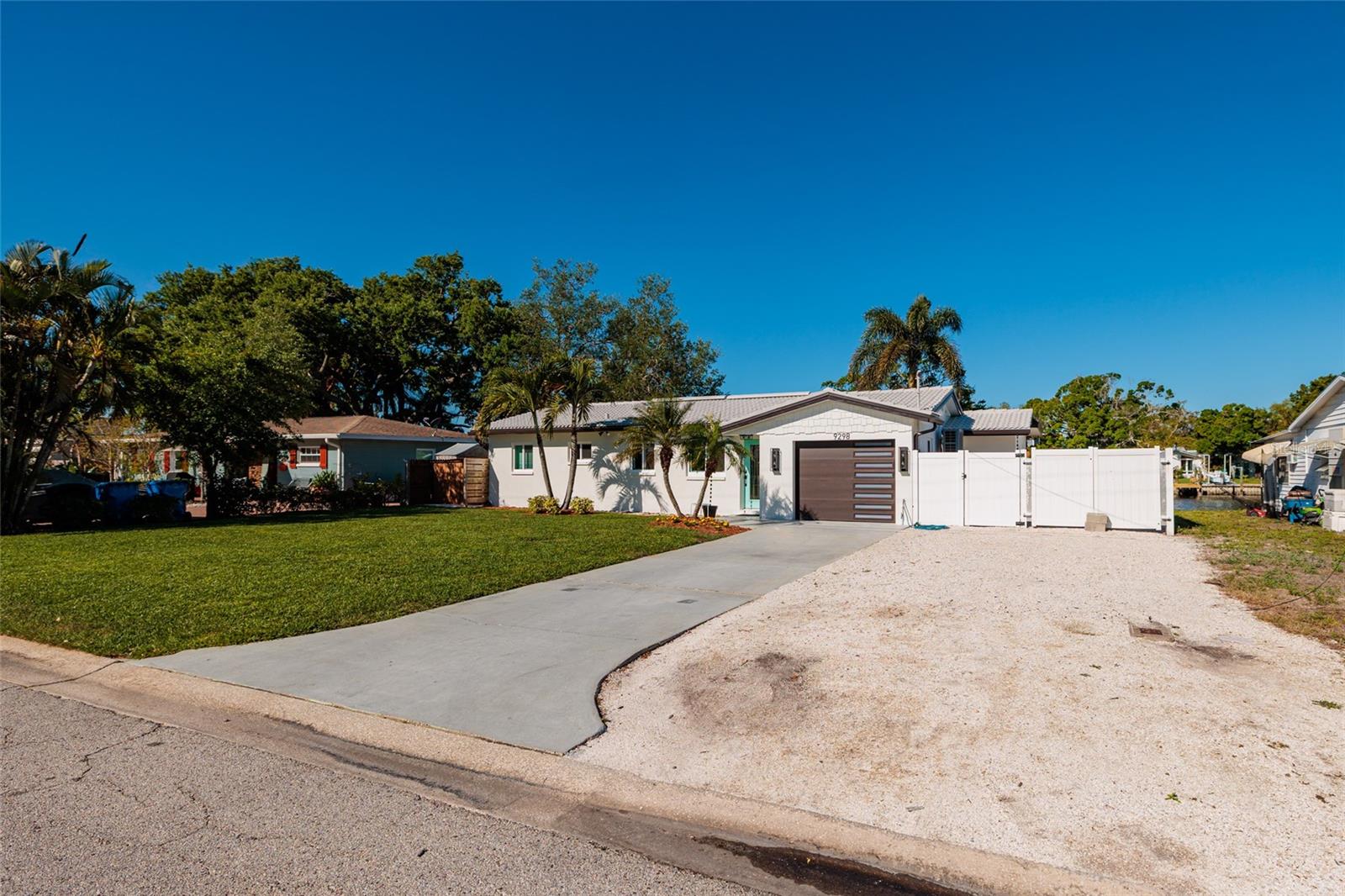 9298 SUN ISLE DRIVE NE, St Petersburg, FL 33702