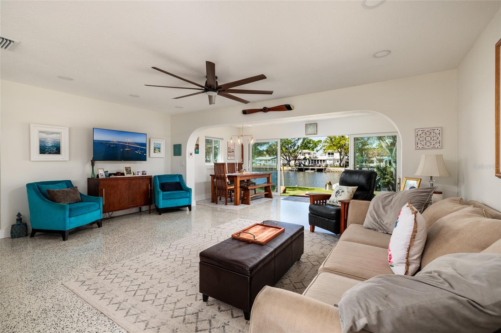 9298 SUN ISLE DRIVE NE, St Petersburg, FL 33702 9298 SUN ISLE DRIVE NE, St Petersburg, FL 33702
