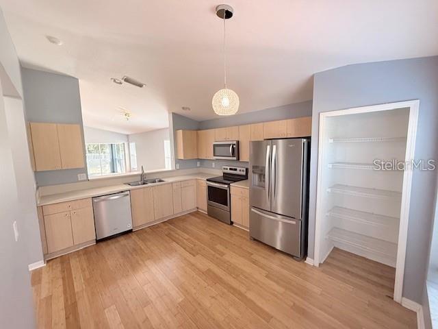 Kitchen/pantry