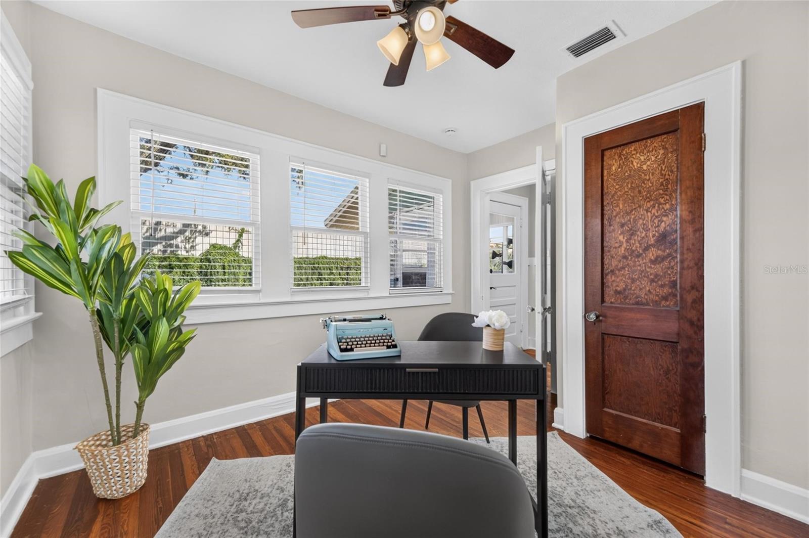 307 W GIDDENS AVENUE, Tampa, FL 33603