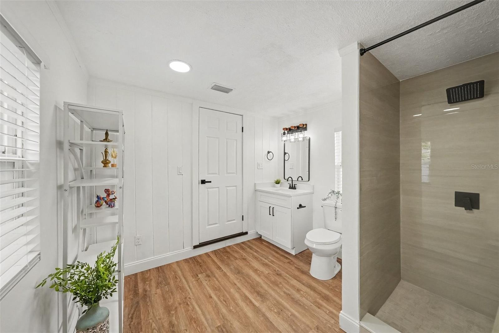 1228 56TH AVENUE N, St Petersburg, FL 33703