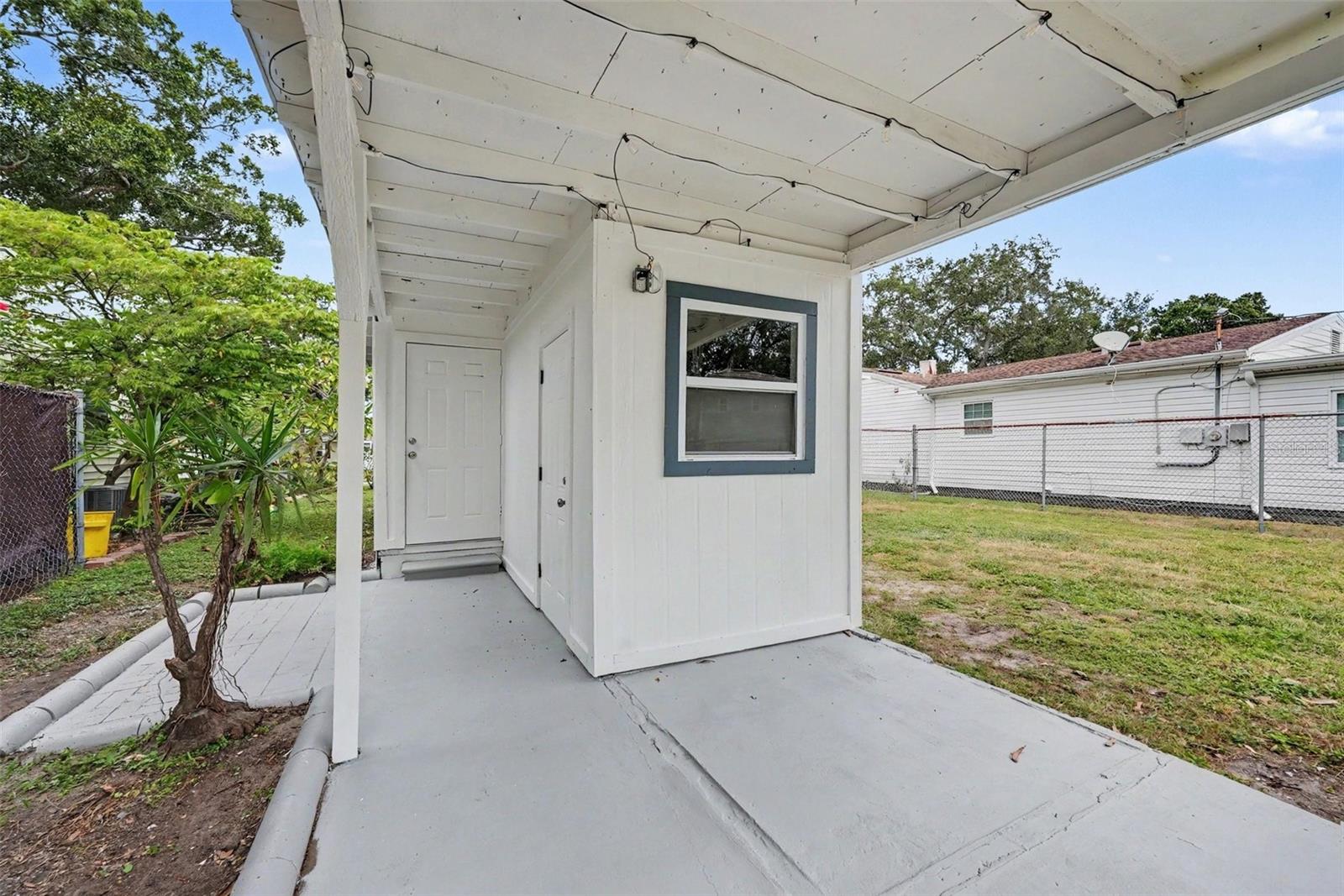 1228 56TH AVENUE N, St Petersburg, FL 33703