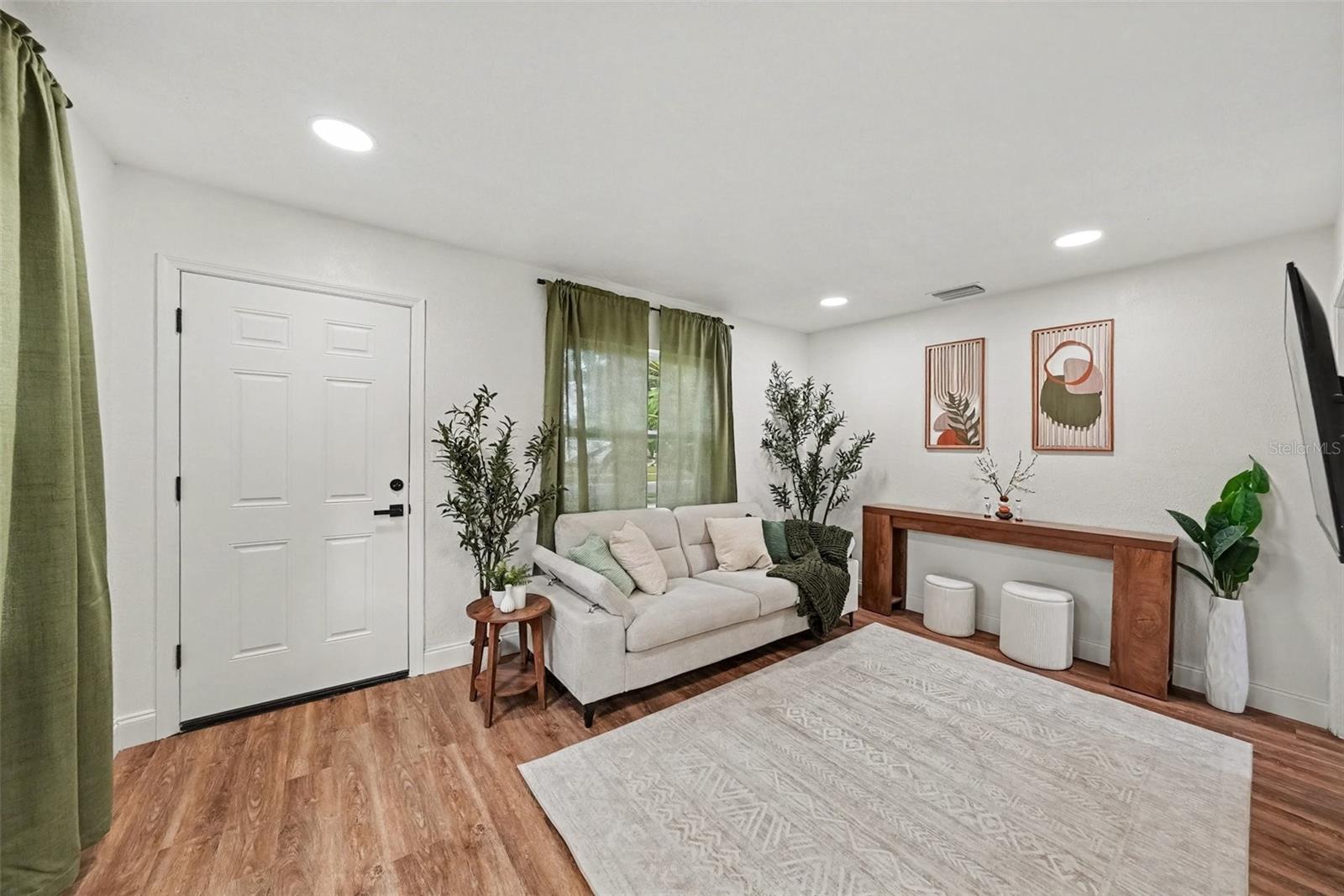 1228 56TH AVENUE N, St Petersburg, FL 33703