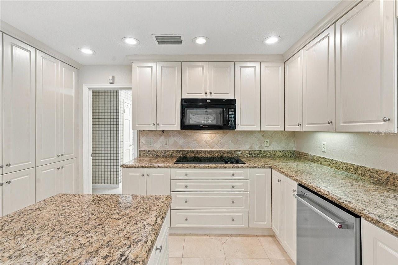 2534 HERON LANE N, Clearwater, FL 33762