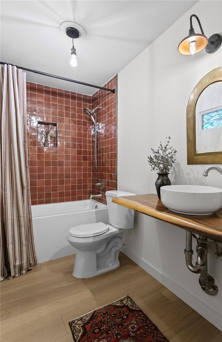 6916 N 20TH STREET, Tampa, FL 33610