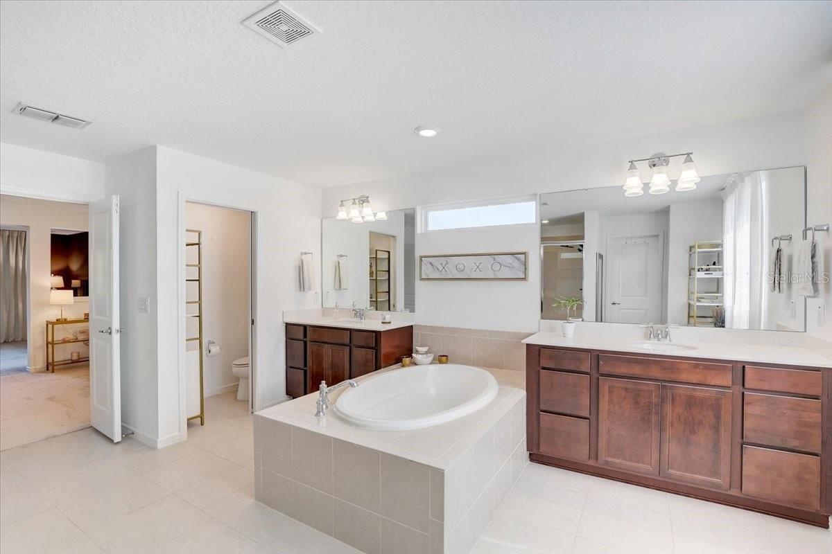 2848 QUAIL CREST COURT, Valrico, FL 33594