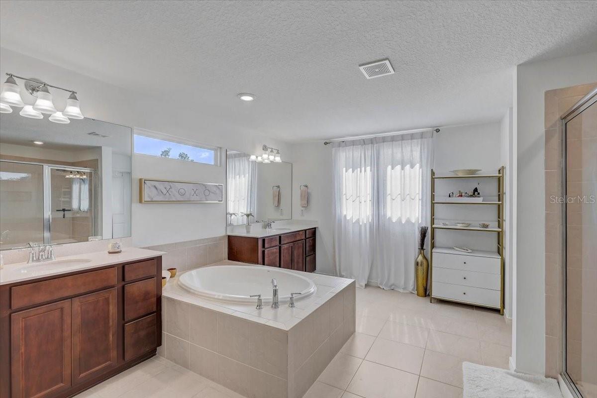 2848 QUAIL CREST COURT, Valrico, FL 33594
