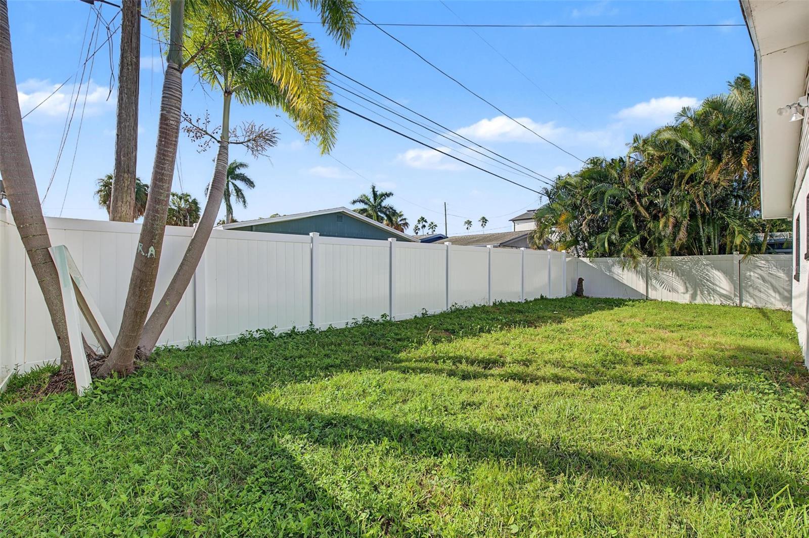 1834 NEW HAMPSHIRE AVENUE NE, St Petersburg, FL 33703