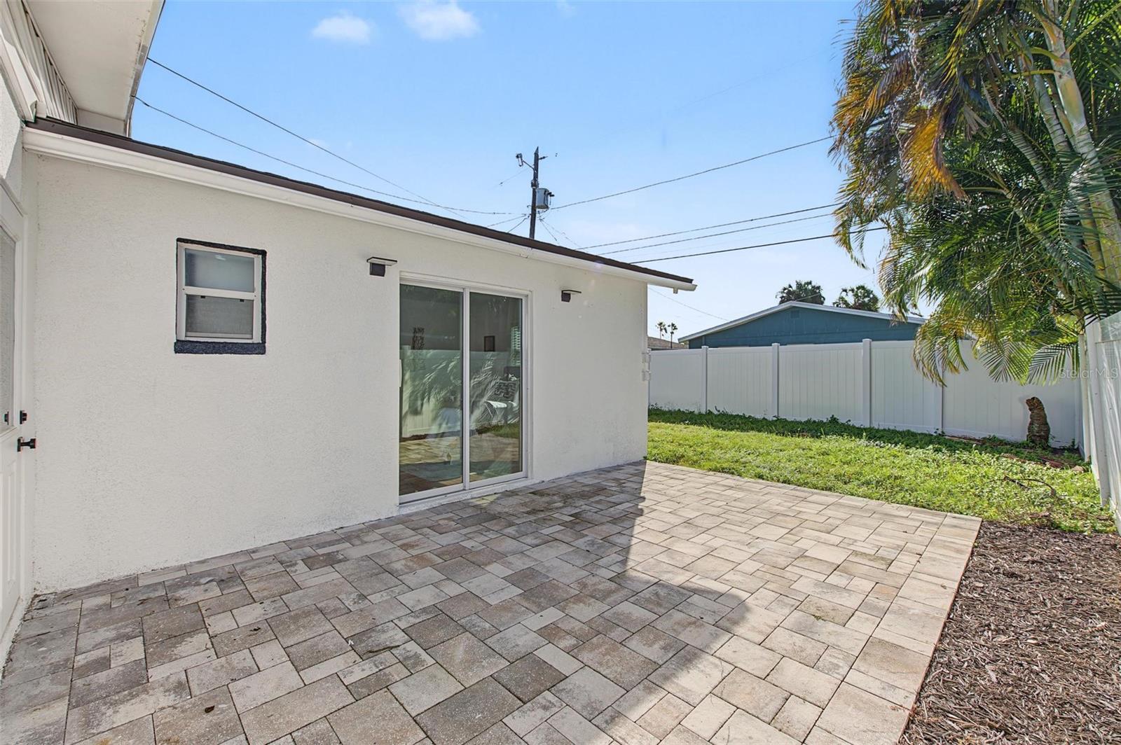 1834 NEW HAMPSHIRE AVENUE NE, St Petersburg, FL 33703