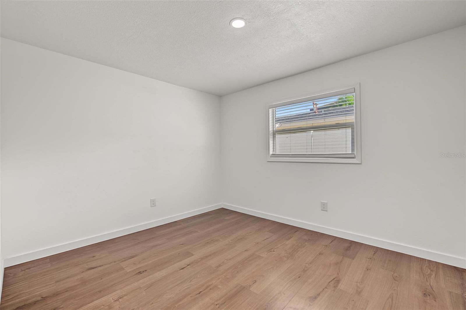 1834 NEW HAMPSHIRE AVENUE NE, St Petersburg, FL 33703