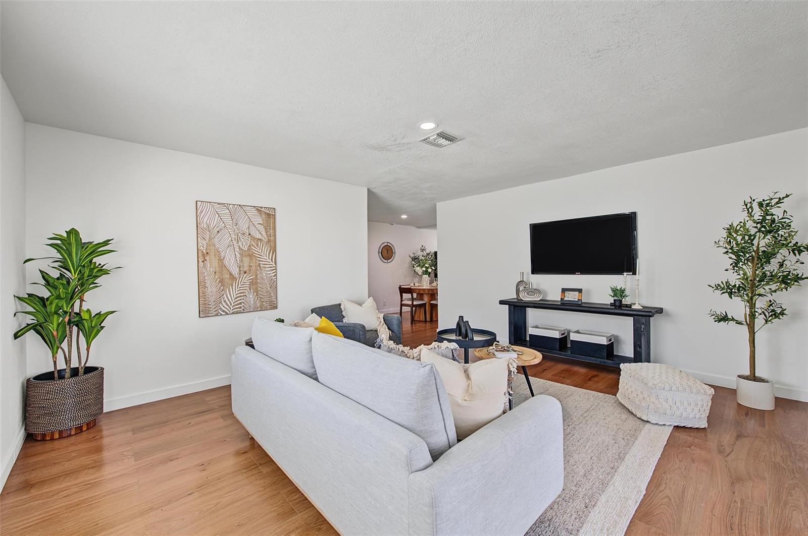 1834 NEW HAMPSHIRE AVENUE NE, St Petersburg, FL 33703