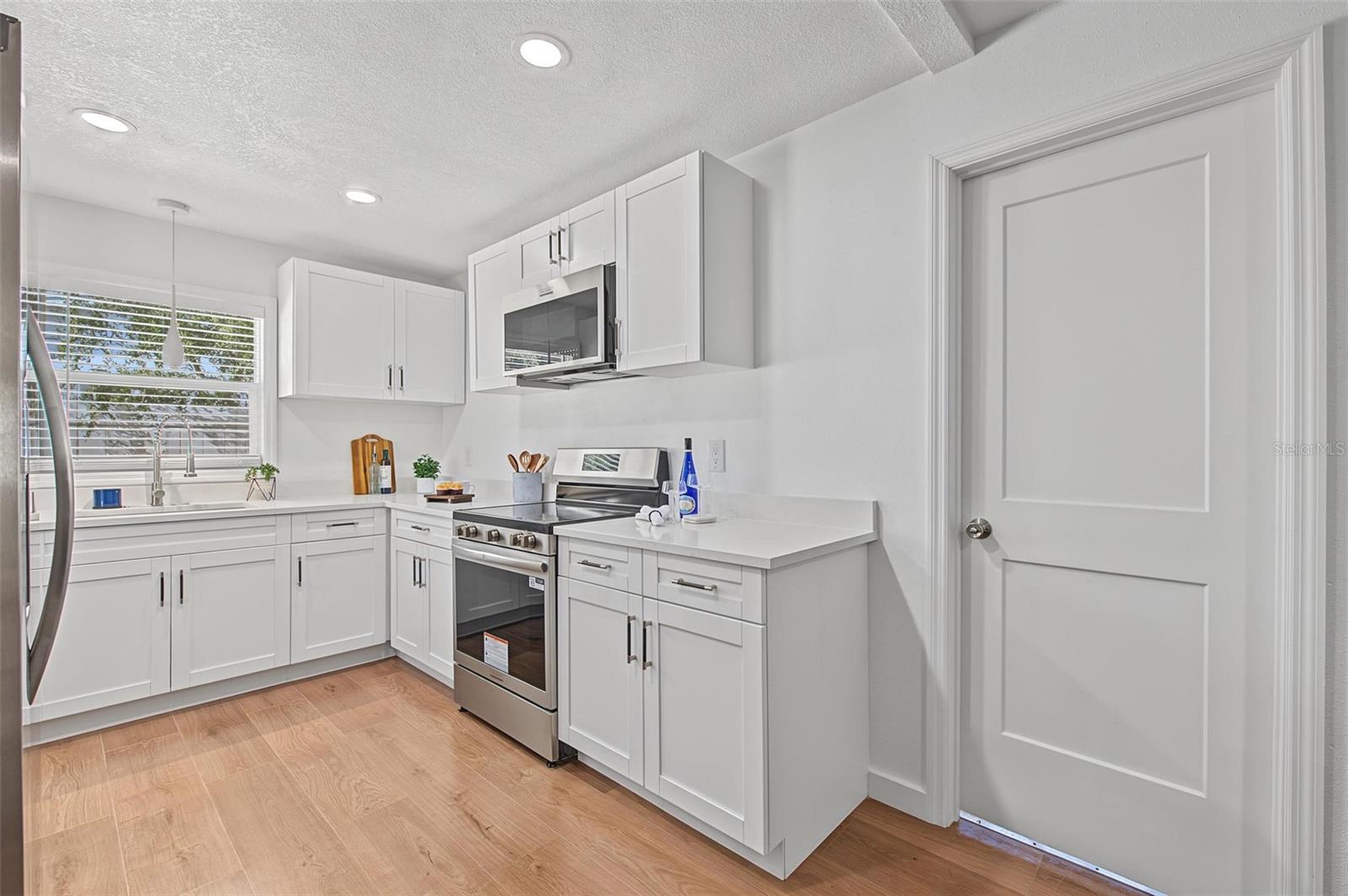 1834 NEW HAMPSHIRE AVENUE NE, St Petersburg, FL 33703
