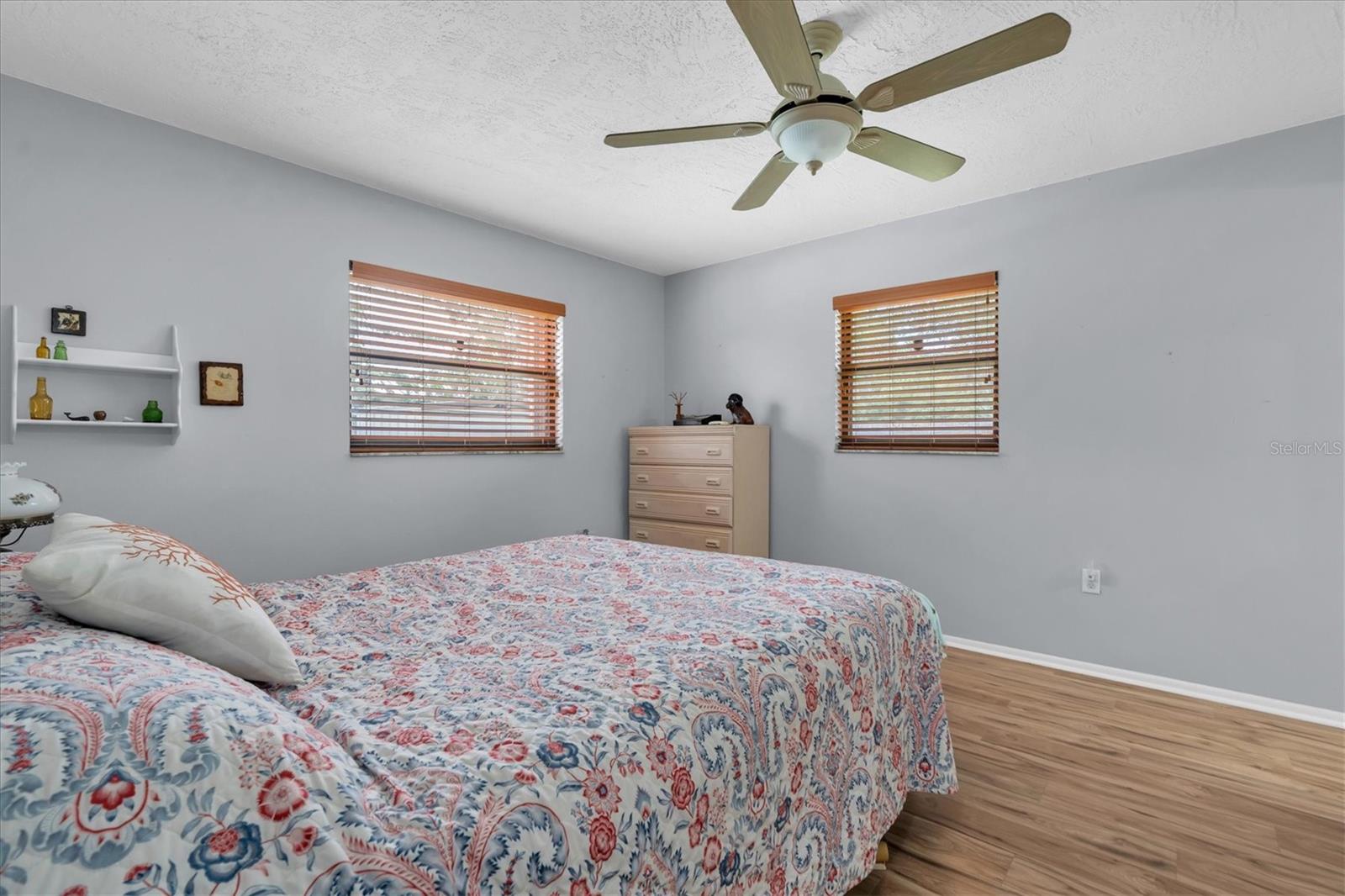 2458 17TH AVENUE N, St Petersburg, FL 33713