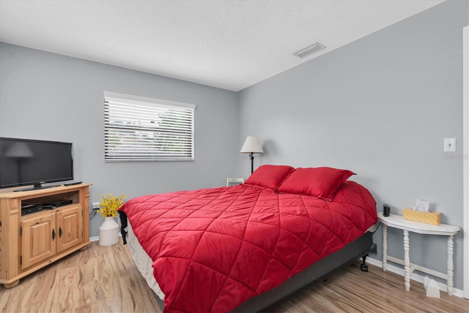 2458 17TH AVENUE N, St Petersburg, FL 33713