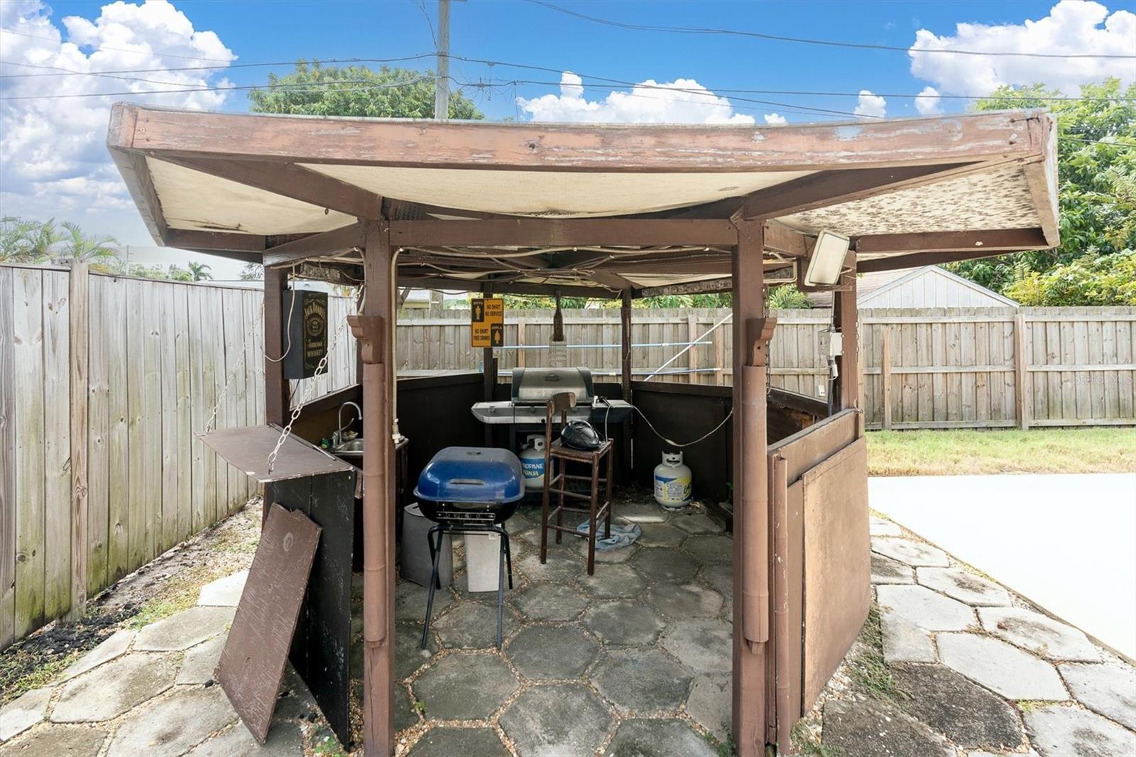 2458 17TH AVENUE N, St Petersburg, FL 33713