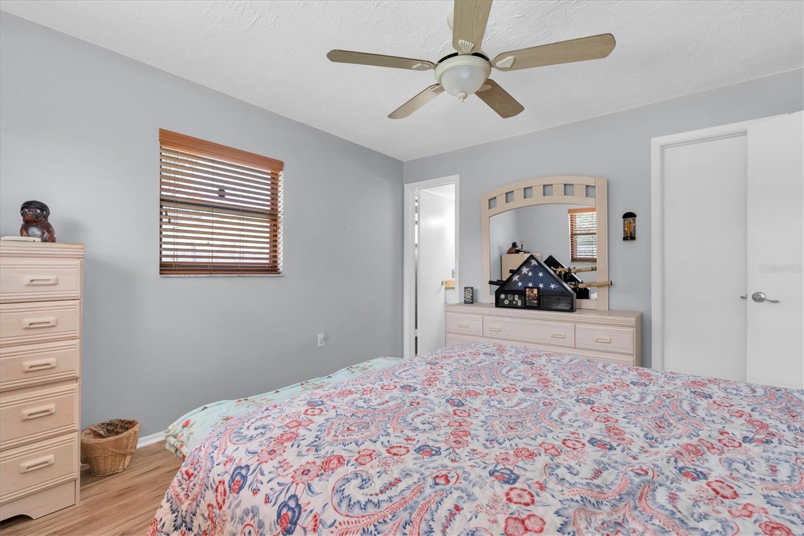 2458 17TH AVENUE N, St Petersburg, FL 33713