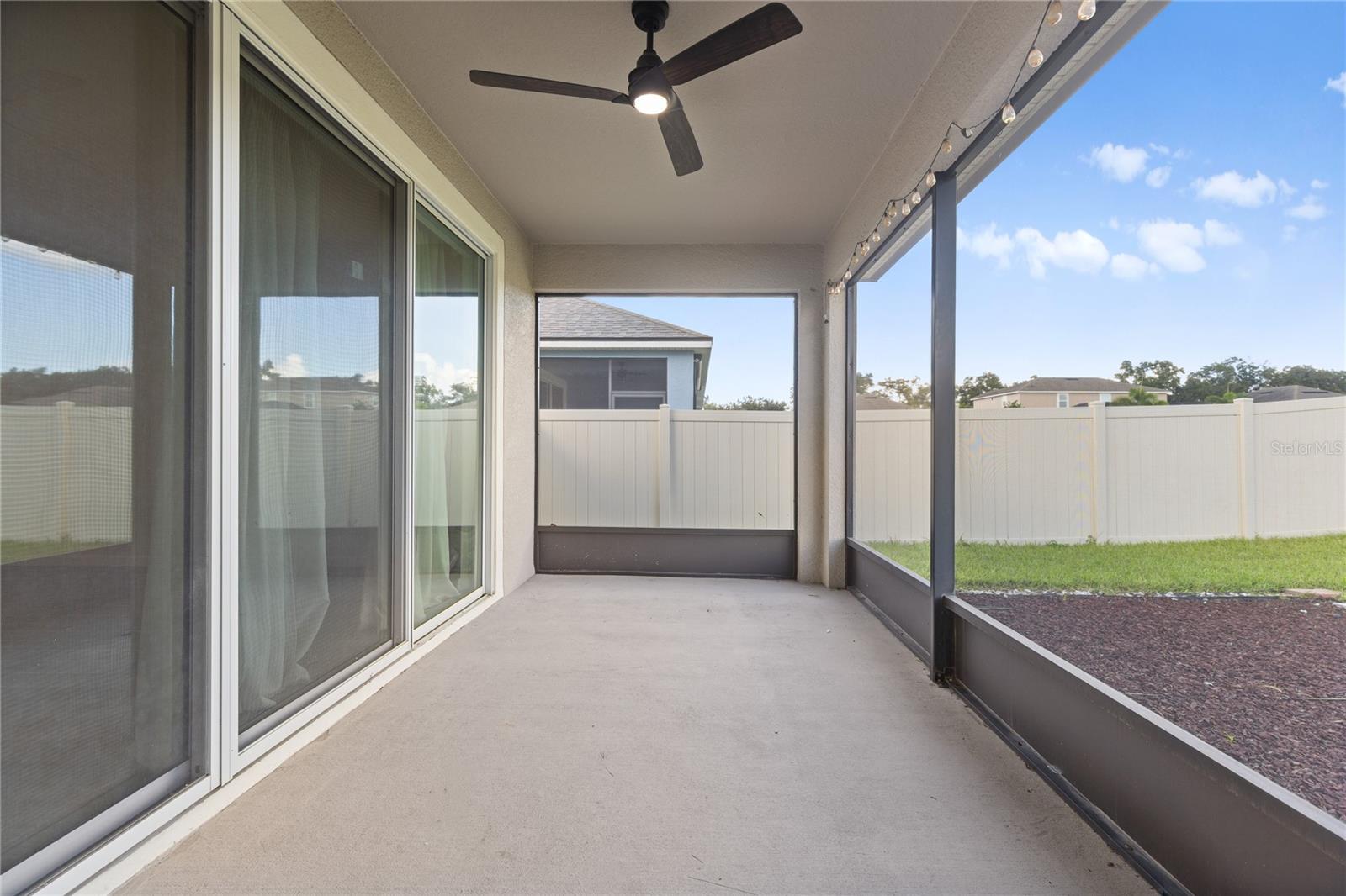 Screened in porch pic 2