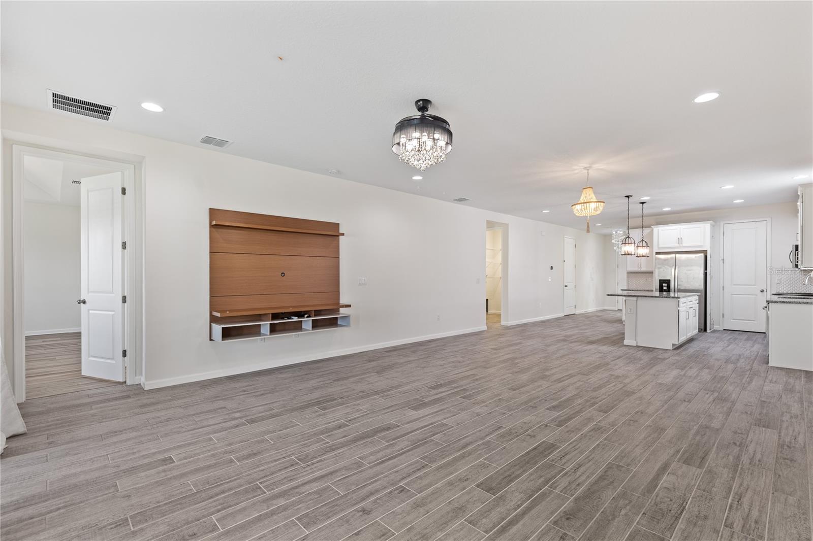 Living room pic 2