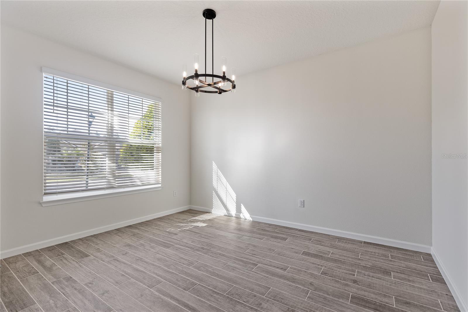 Front bonus room pic 2