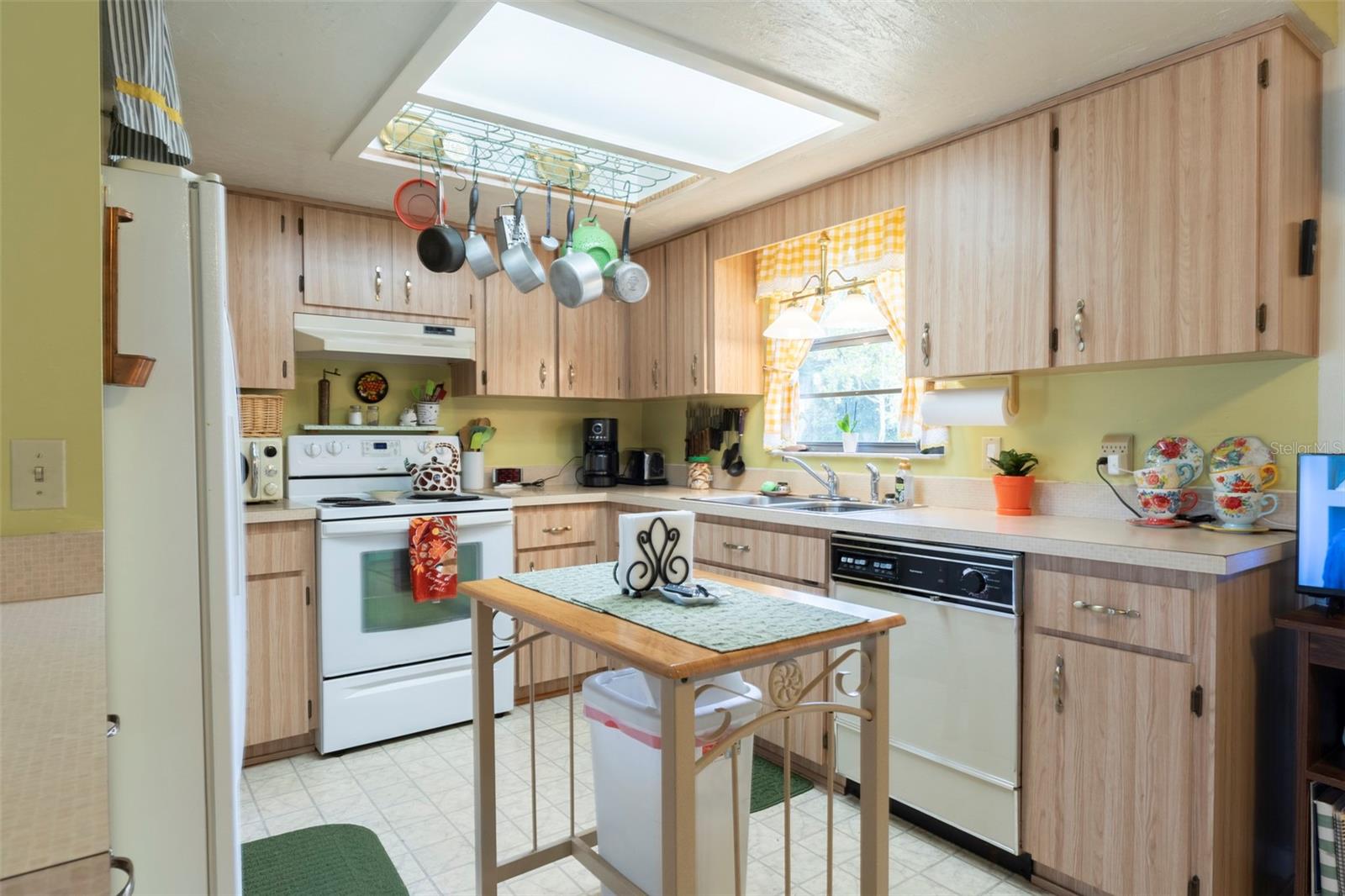 7206 W MATADOR LANE, Homosassa, FL 34446