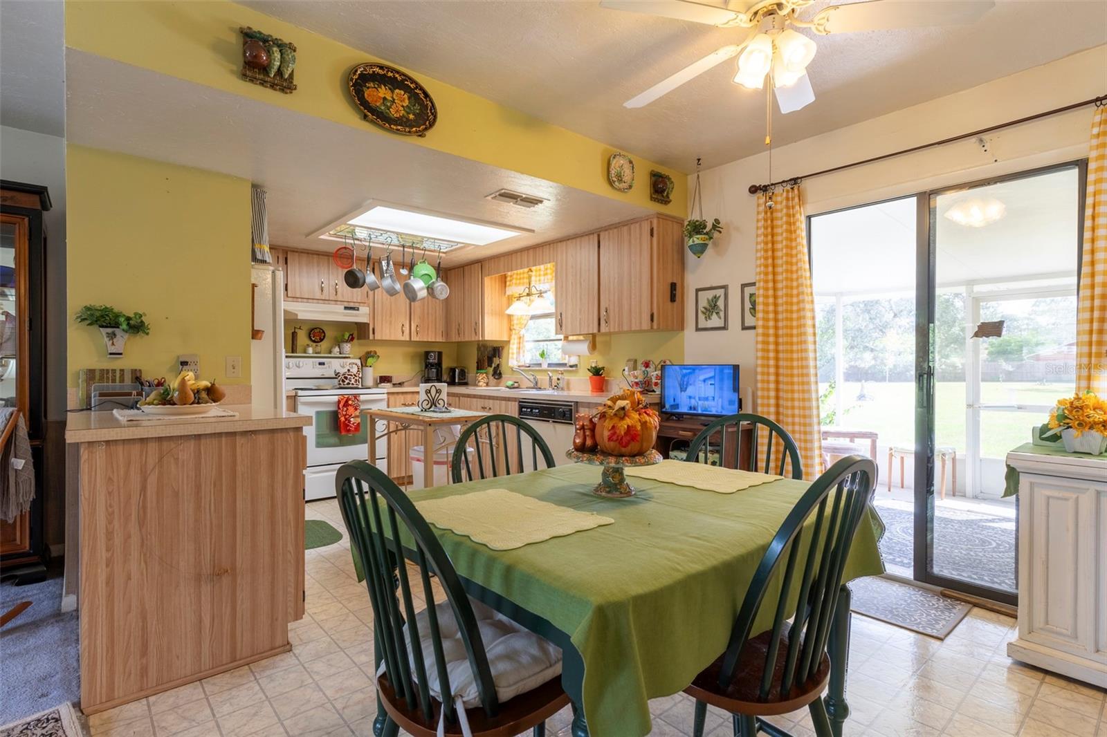 7206 W MATADOR LANE, Homosassa, FL 34446
