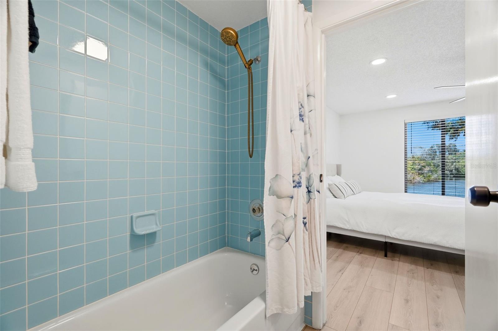 Stylish Contemporary-meets-Retro Bathroom