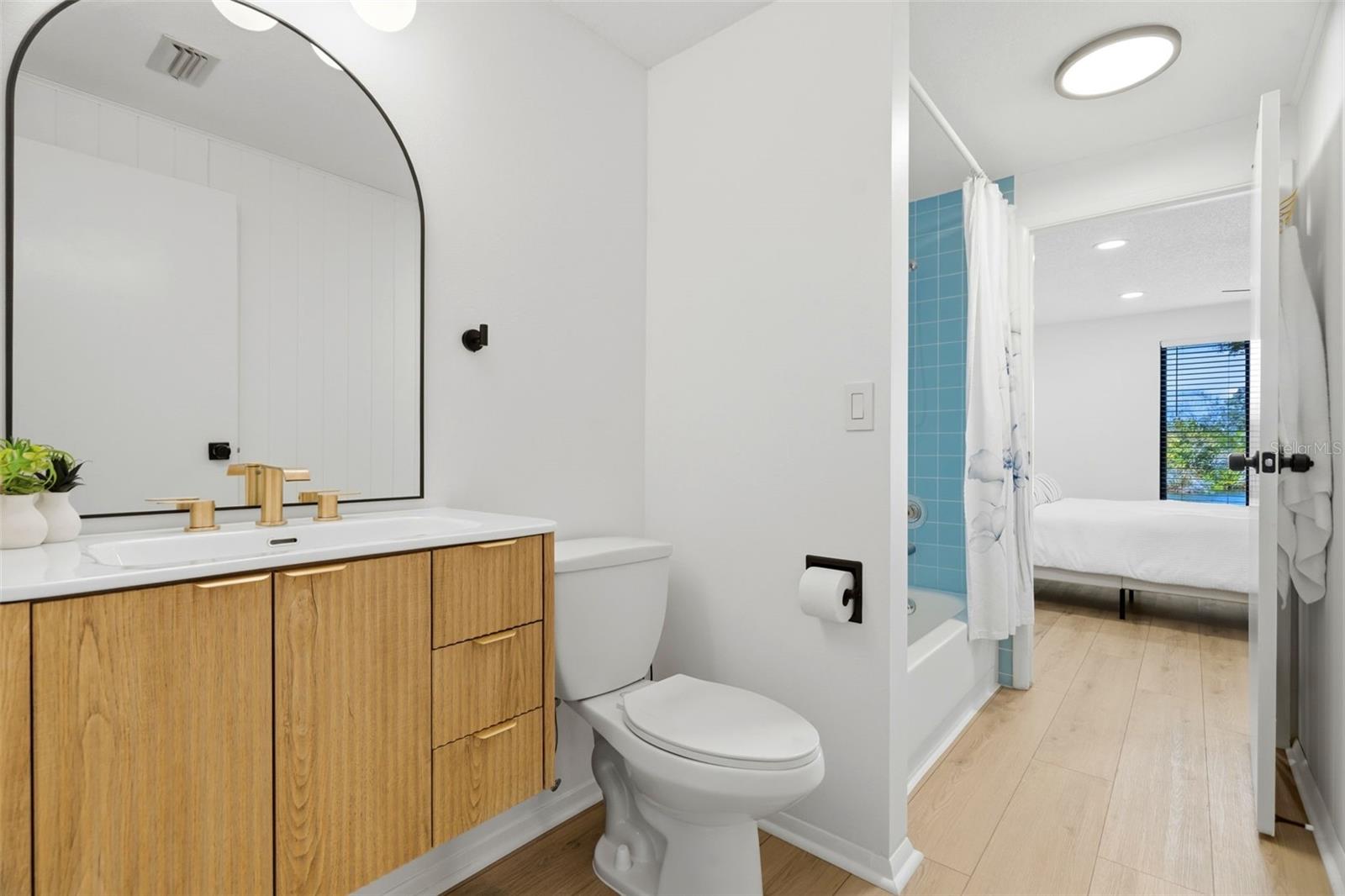 Stylish Contemporary-meets-Retro Bathroom