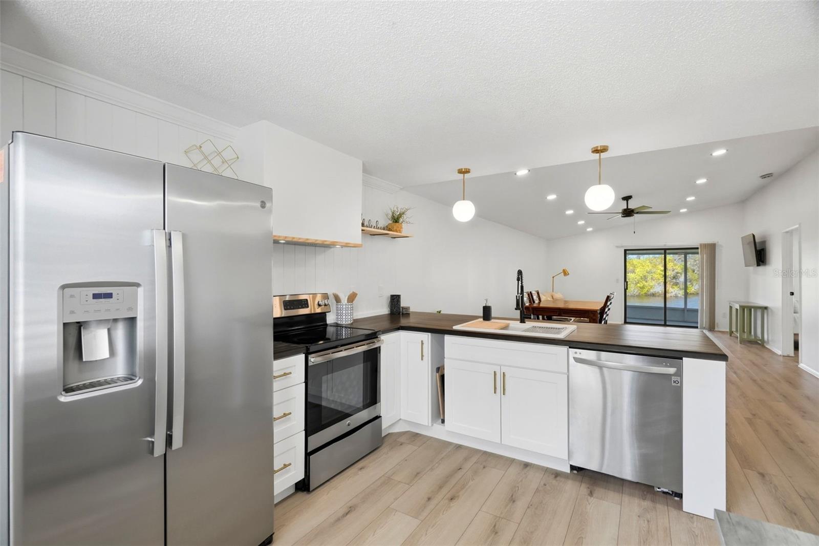 Open Kitchen