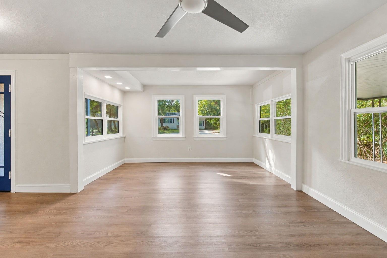 7313 6TH AVENUE N, St Petersburg, FL 33710