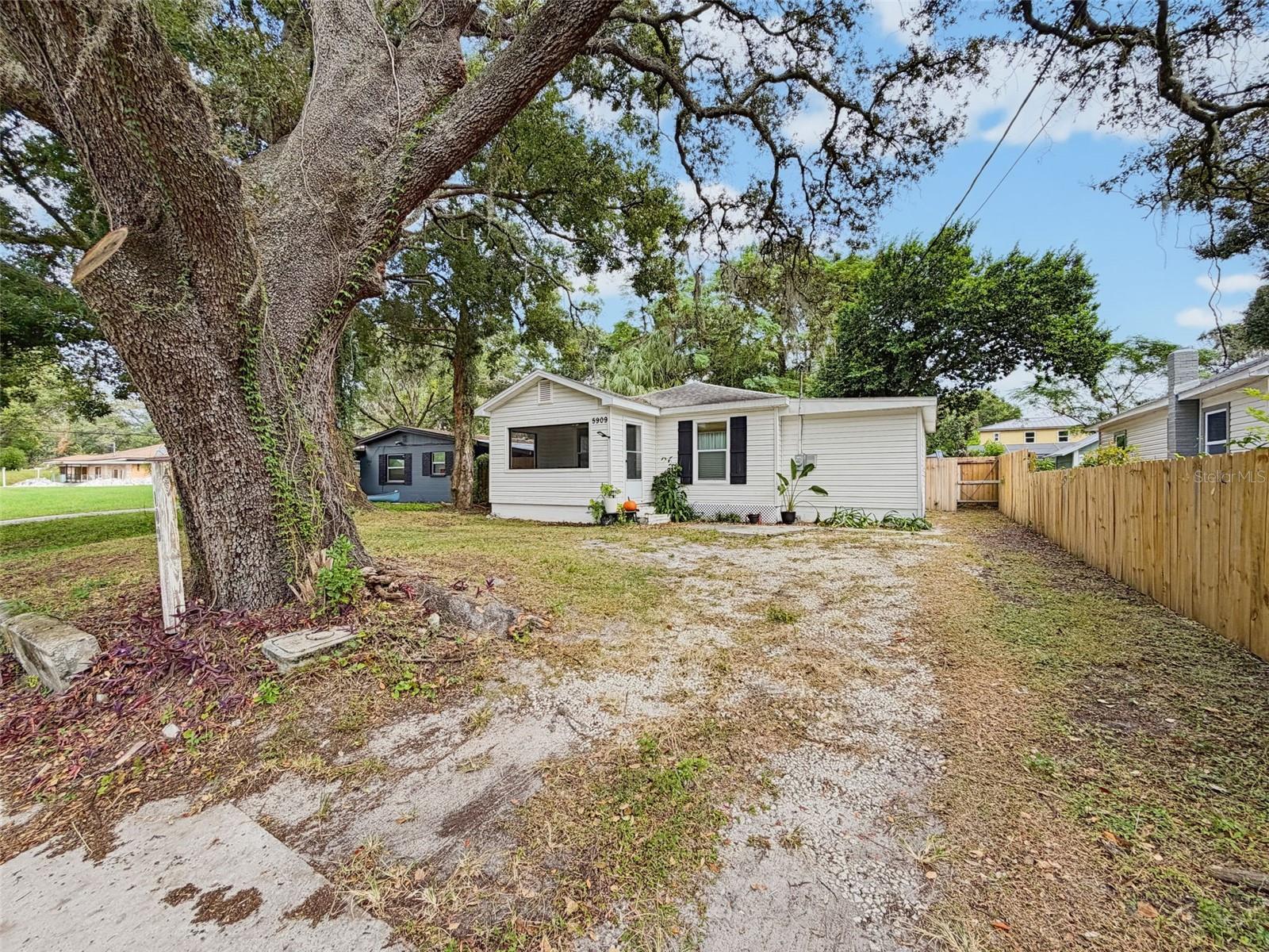 5909 N 15TH ST, Tampa, FL 33610