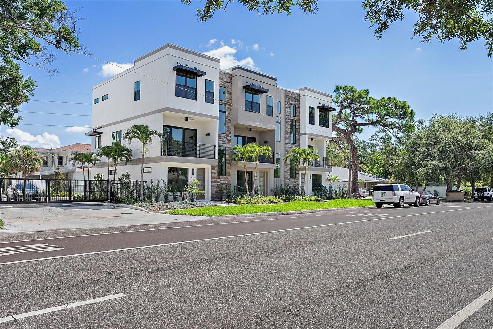 40 64TH STREET S, #1, St Petersburg, FL 33707