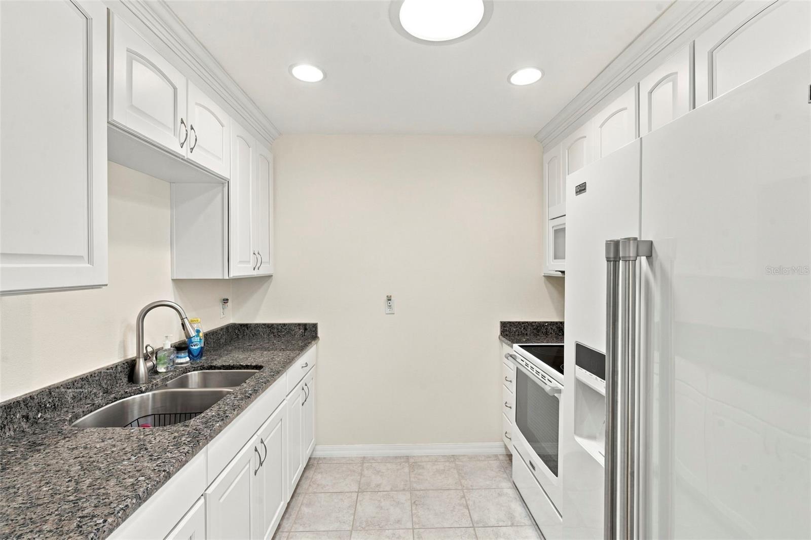 326 GLOUCESTER BOULEVARD, #326, Sun City Center, FL 33573