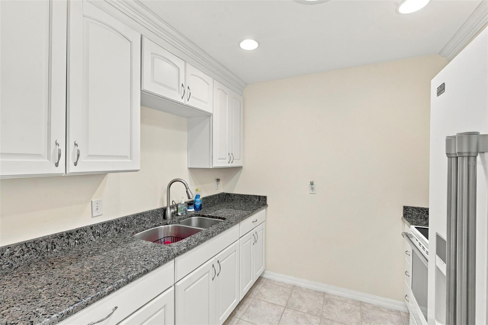 326 GLOUCESTER BOULEVARD, #326, Sun City Center, FL 33573