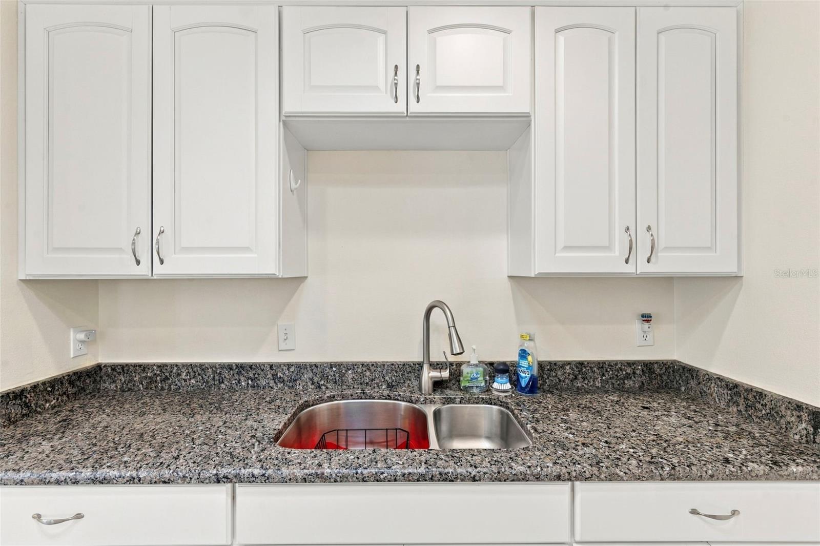 326 GLOUCESTER BOULEVARD, #326, Sun City Center, FL 33573