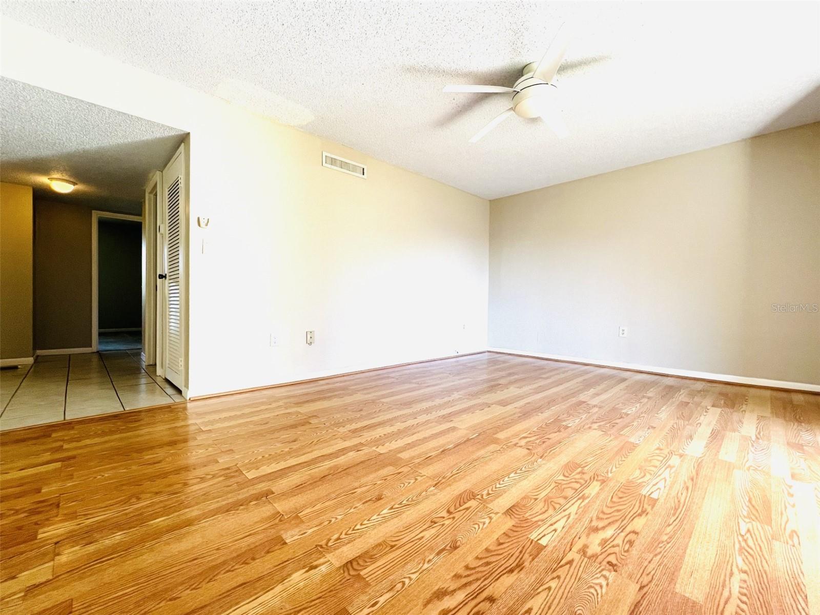 387 S MCMULLEN BOOTH ROAD, #14, Clearwater, FL 33759