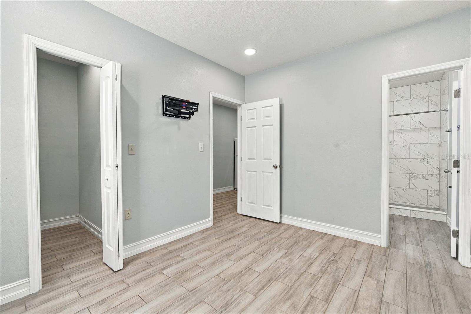 1411 E 24TH AVENUE, Tampa, FL 33605