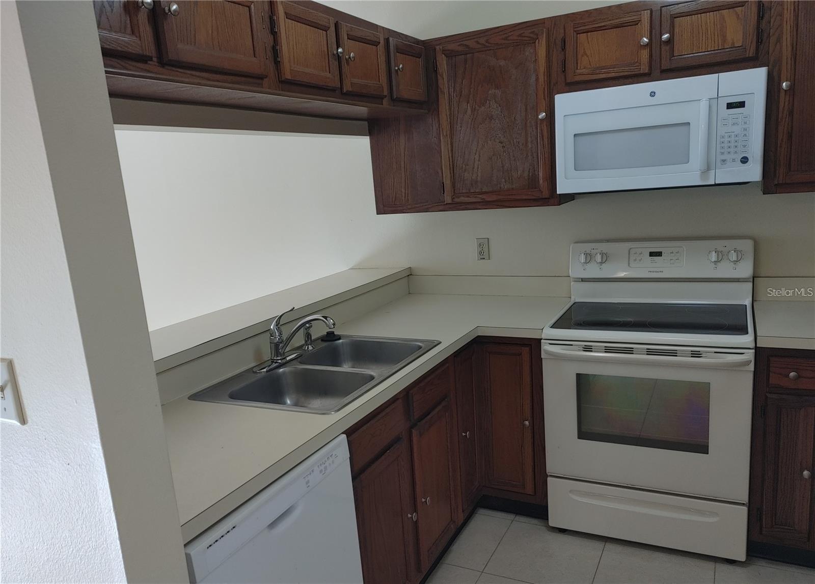 1111 HAMMOCK PINE BOULEVARD, #1111, Clearwater, FL 33761