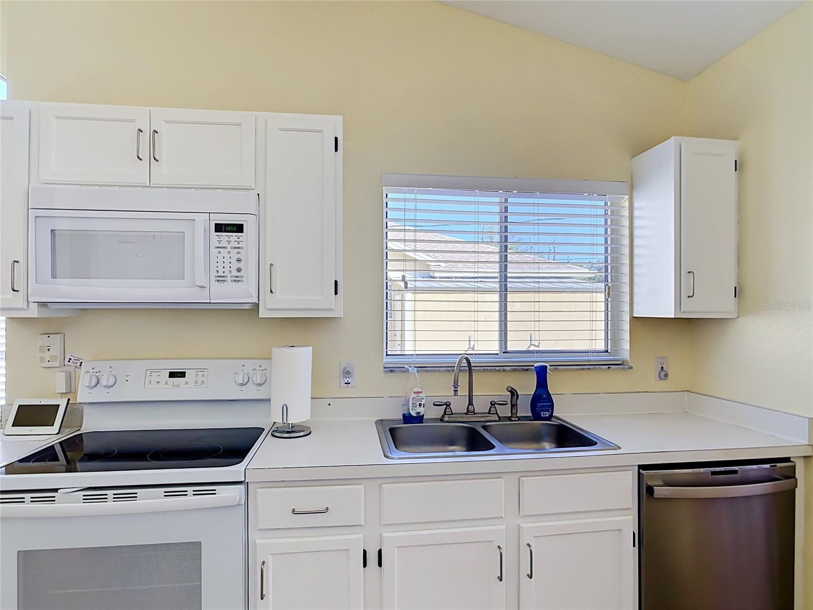 3060 COLLINGSWOOD BOULEVARD, Port Charlotte, FL 33948