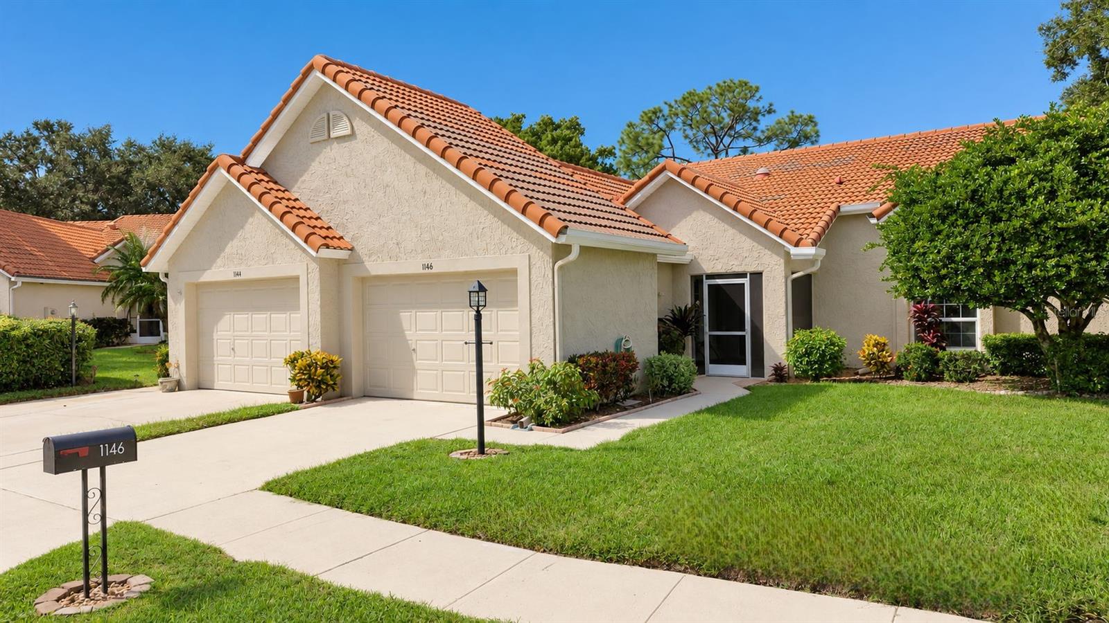 Meticulously maintained Golf View Villas II home~