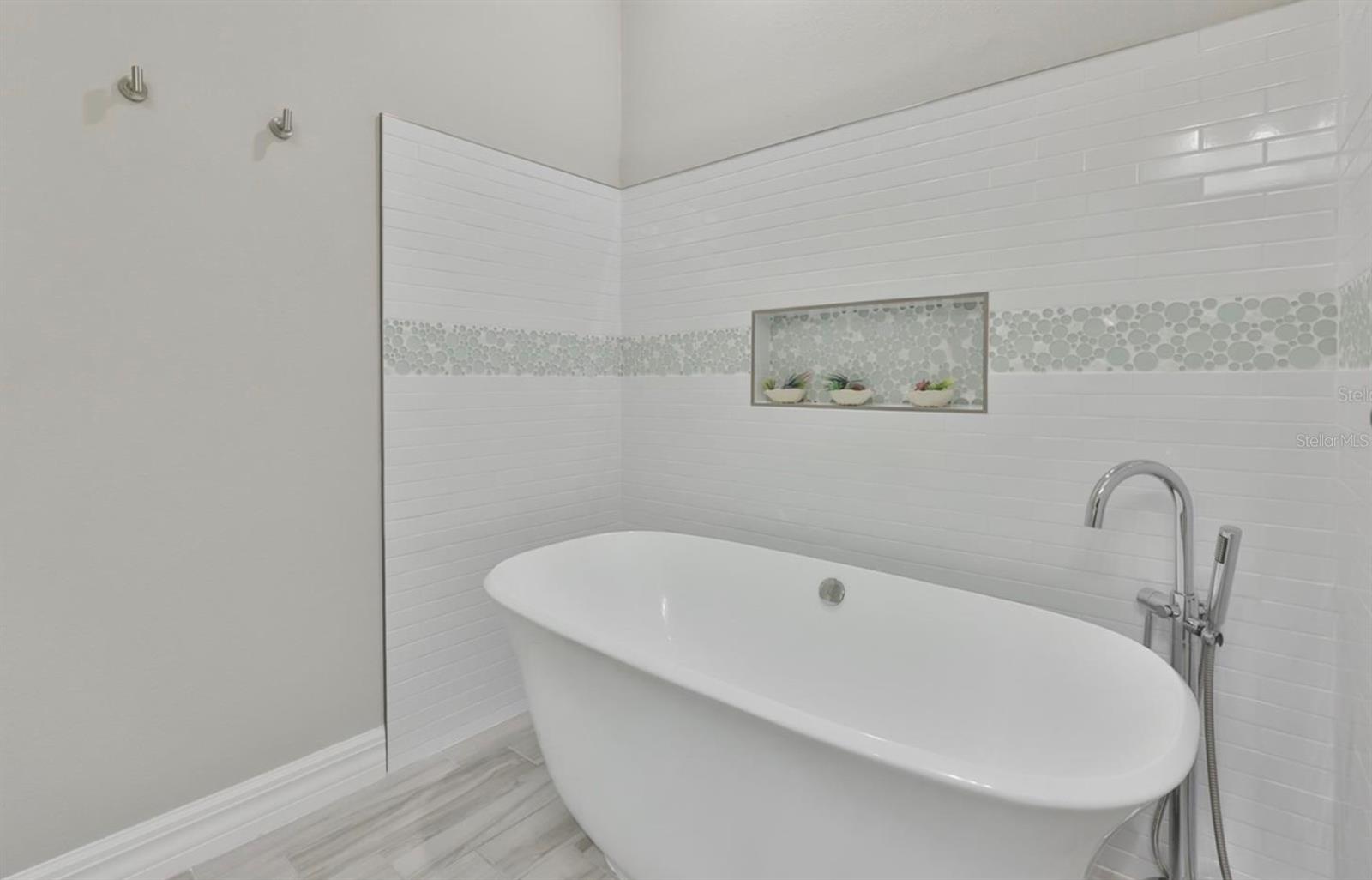 18824 ALDER GLEN DRIVE, Lutz, FL 33558